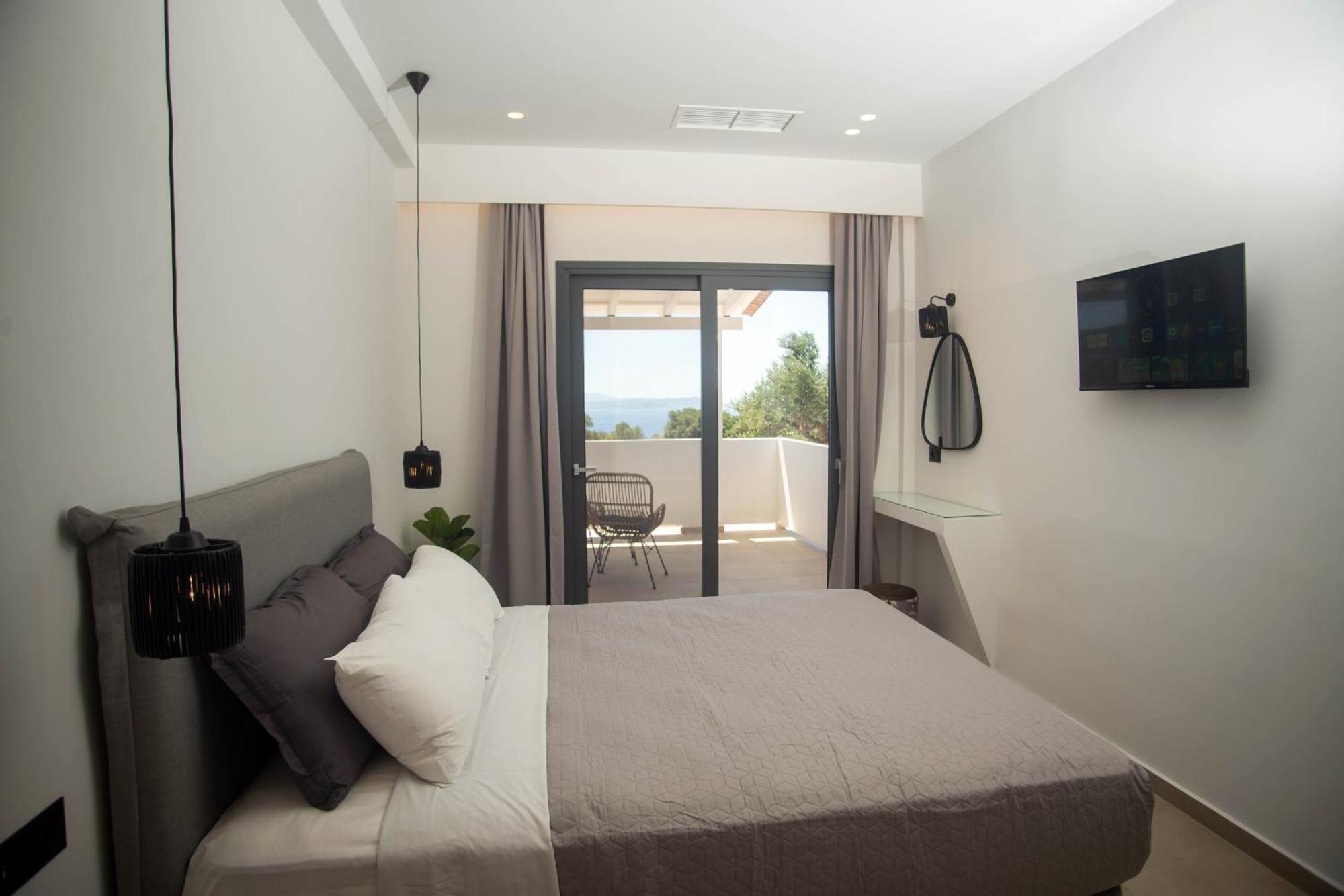 Marea Luxury Suites - Tramontana Korithion ภายนอก รูปภาพ